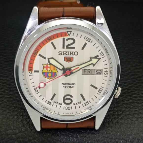 Vintage 1978 Seiko FCB Automatic Mens Silver Watch W/daydate & FCB accents - Picture 4 of 9